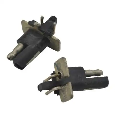DC power connector for DM4601 VHF set